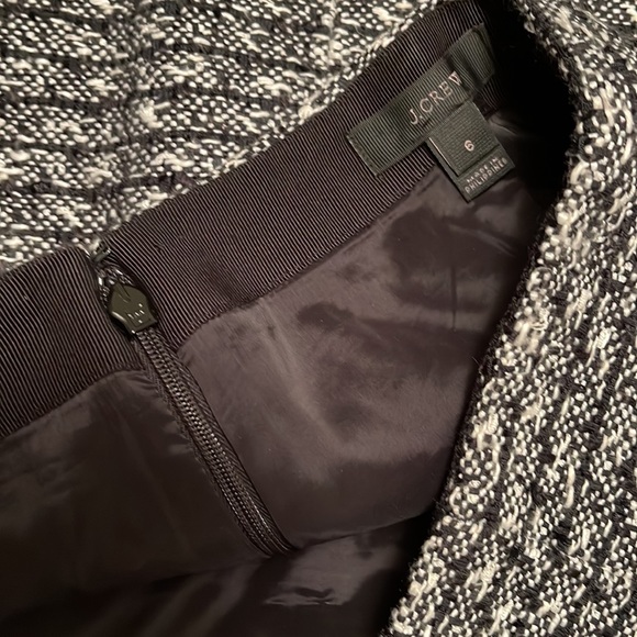 J. Crew, 6, “new classic” tweed pencil with fringe hem, fully lined, EUC. - Picture 8 of 9